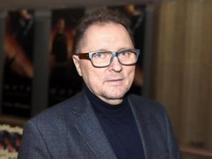 Продюсера, который жестко высказался о Пугачевой, довели до больницы поклонники певицы