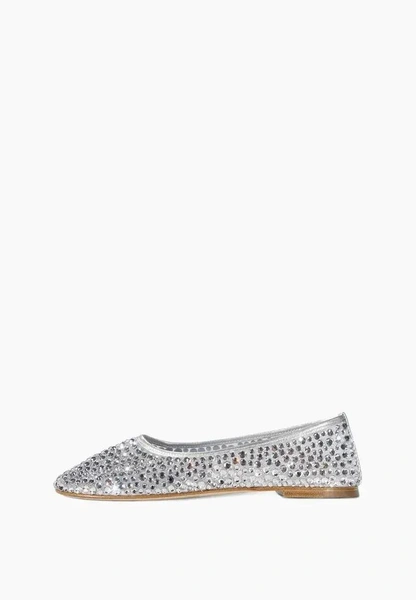 Мерцающие босоножки — элегантная альтернатива новогодним каблукам