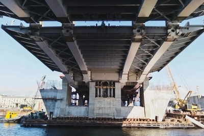 В Петербурге начали разводить новый Большой Смоленский мост