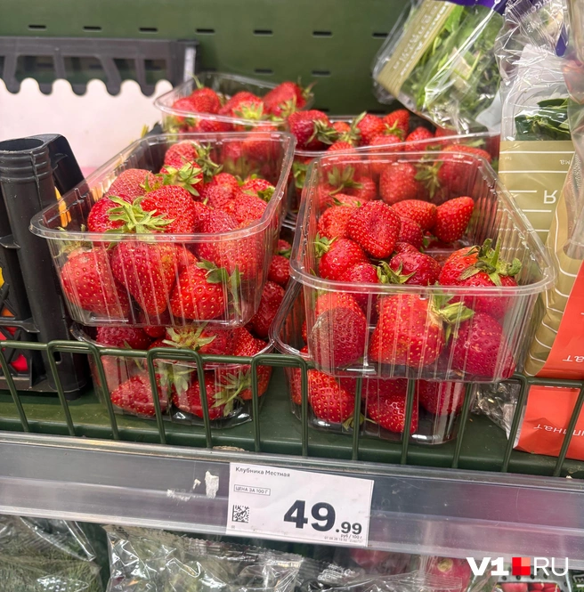 Стоимость на ценнике — за 100 граммов продукта | Источник: Анастасия Лукьянскова / V1.RU