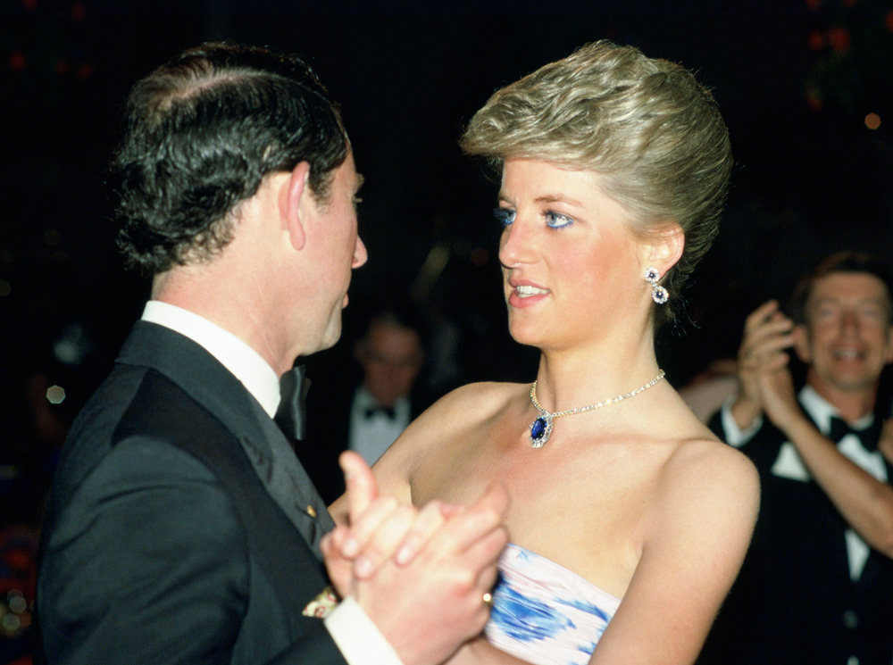 Чарльз и Диана на приеме в отеле Hyatt, Австралия, 27 января 1988 года | marieclaire.ru