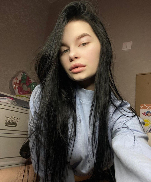 Двухлетняя дочь блогера Арины Шальновой погибла после падения с 5 этажа