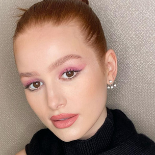 Ставим лайк: розовые стрелки как у Мэделин Петш — идеальный макияж для зимы 2022