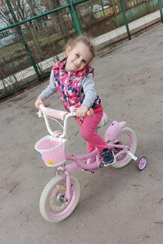 <p>Алиса Асманская, 4 года, г.Тольятти</p>