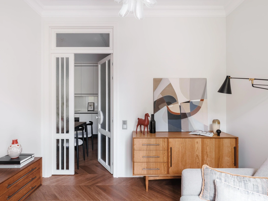 На полу — инженерная доска, Coswick. Краска на стенах, Flugger. | Источник: Антон Ермаков. Стиль: Светлана Васильева