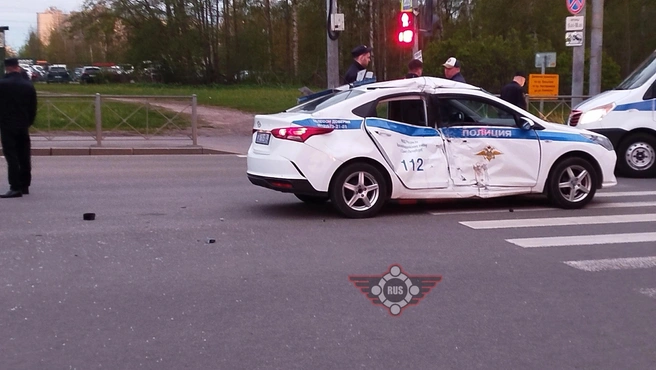 Полицейского, попавшего в смертельное ДТП с байкером на Индустриальном, оставили на свободе | Источник: «Мотосолидарность»