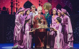 Новогоднее настроение: 5 спектаклей, которые стоит посмотреть в Театре МДМ