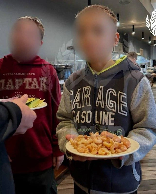 Одинаковые симптомы у всех, кто питался в столовой | Источник: Телеграм-канал Kub Mash (18+)