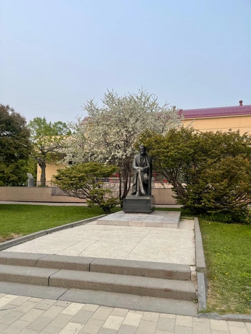 Памятник Чехову, Сахалин | Источник: Богдана Павлова