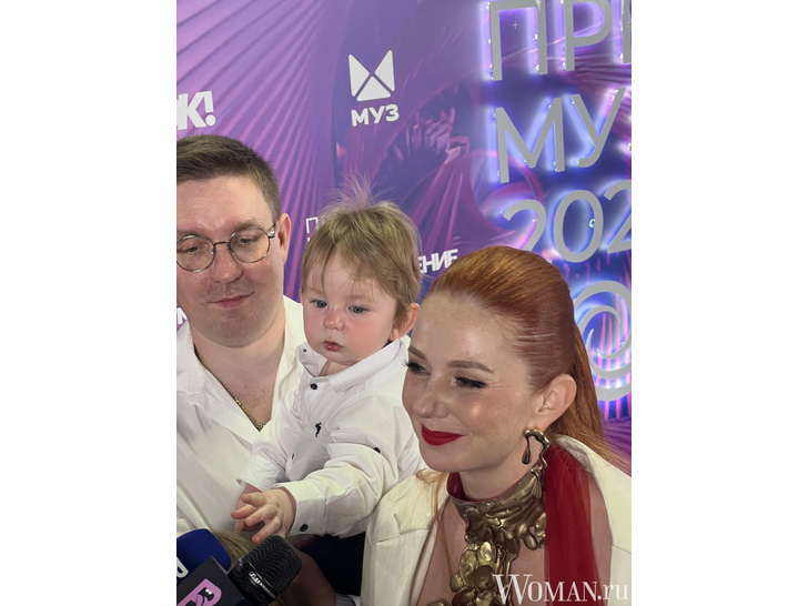 Дмитрий Спиридонов и Лена Катина с сыном