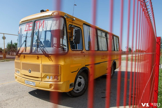 Найти водителя школьного автобуса в лицее имени Гули Королевой не могут найти примерно с марта | Источник: Алексей Волхонский / V1.RU