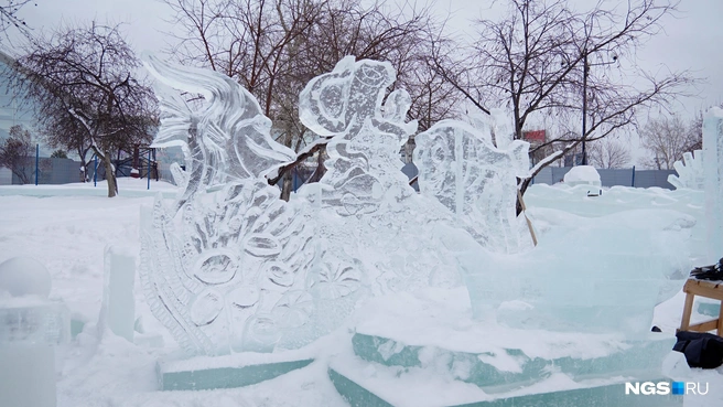 Скульптуры можно разглядывать часами | Источник: Антон Дигаев / NGS.RU