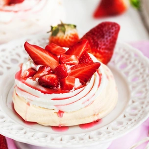 Кофейное пирожное PAVLOVA с кремом капучино