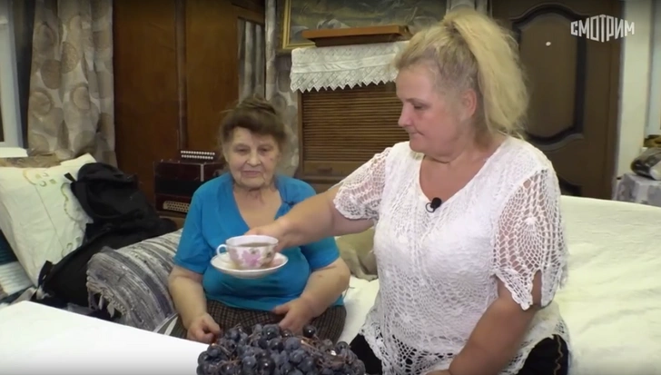 Татьяна живет вдвоем с мамой