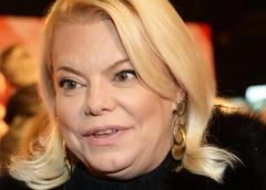 Яна Поплавская скорбит по отчиму: «Мы с мамой держали его руки до последнего вздоха»