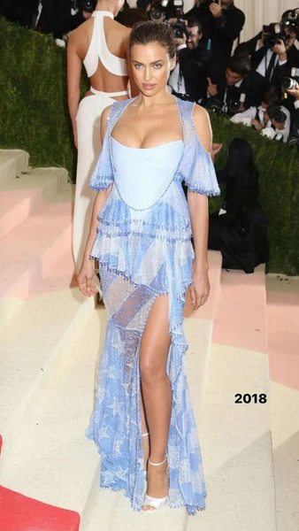 Самые красивые выходы Ирины Шейк на Met Gala