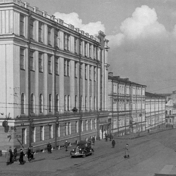Вид на улицу Карла Маркса (Сибирскую) в 1945 году | Источник: ГКБУ «Государственный архив Пермского края»