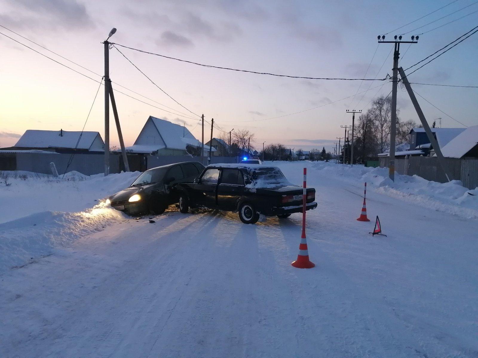 В Борках под Тюменью детдомовцы попали в аварию, детский дом в селе Борки,  ДТП в Тюмени 4 января 2022, ДТП в Тюмени, ДТП с подростками в Тюмени, ГИБДД  по Тюменской области - 5 января 2022 - 72.ру