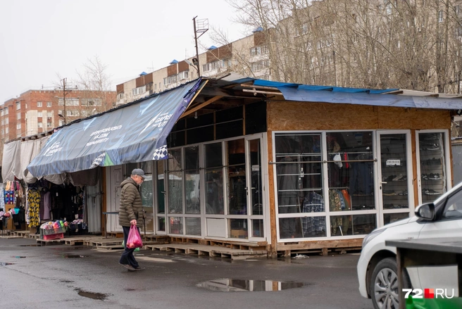 Внутри этого павильона — никого | Источник: Илья Чикотин / 72.RU