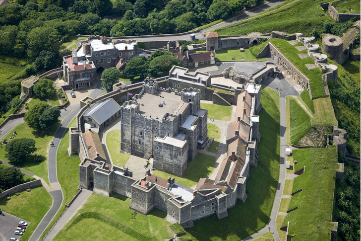 Логово Дракулы и настоящий Хогвартс: тайны средневековых замков Европы