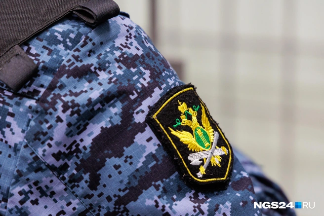 Женщина задолжала деньги своему ребенку | Источник: Мария Ленц / NGS24.RU
