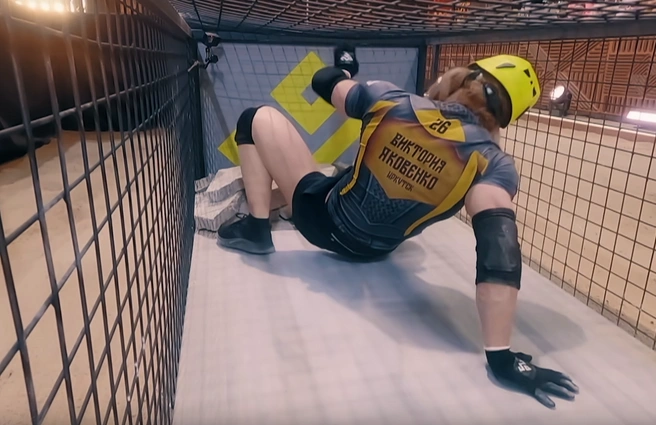 А еще пробивать стены в импровизированном тоннеле  | Источник: скриншот шоу «Богатырские игры» / VK Video