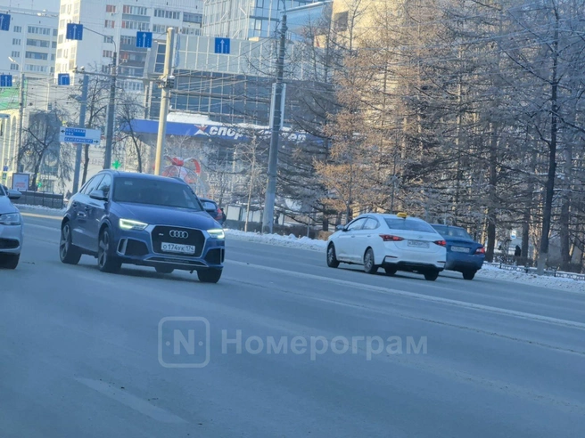 Машину снимали на проспекте Ленина рядом с Алым Полем  | Источник: nomerogram.ru