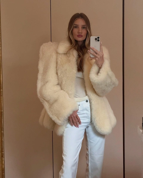 Источник: @rosiehw