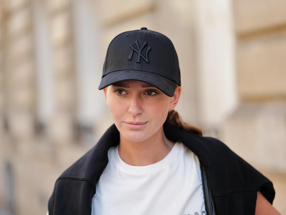 Какими бывают кепки: термины, которые стыдно не знать — от «папиной» бейсболки до козырька | marieclaire.ru