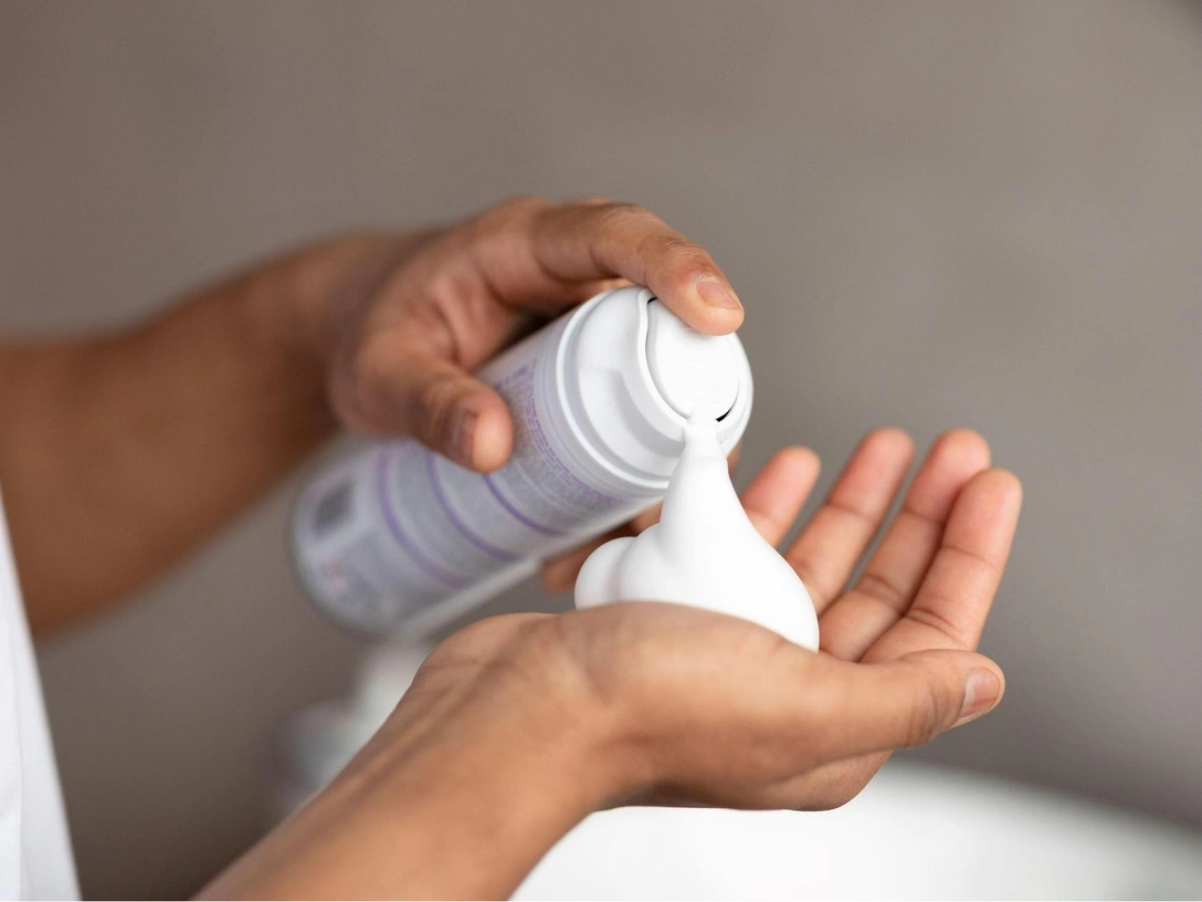 Спасение в быту: 8 необычных способов применения пены для бритья, о которых мало кто знает | marieclaire.ru