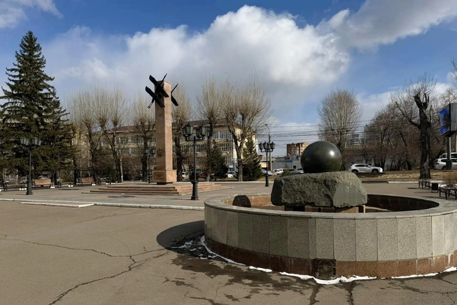 Так старый фонтан выглядел до начала работ | Источник: admkrsk.ru