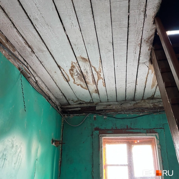 Перекрытия давно прогнили | Источник: читательница E1.RU