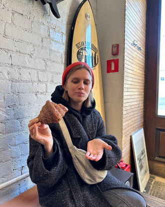 Потухший взгляд и серфинг по кофейням: Дарья Мельникова изменилась до неузнаваемости