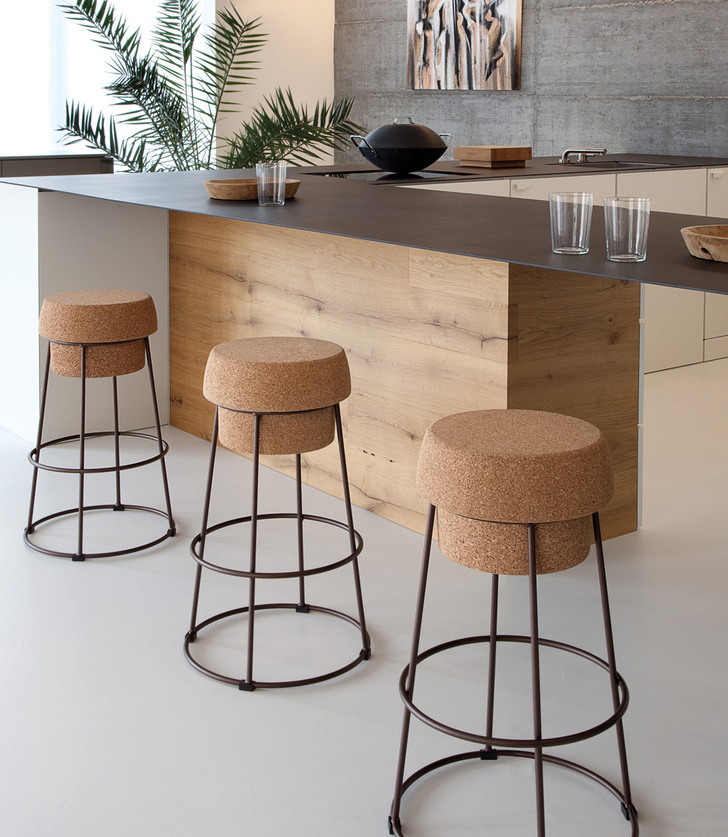 Барные дизайнерские стулья: топ-5 идей для современного интерьера
