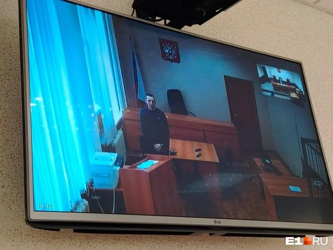 Васильев снова извинялся и уверял, что выплатил компенсации пострадавшим | Источник: Роман Марьяненко / E1.RU