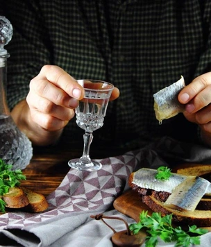 Чем заменить водку, чтобы было вкусно и недорого