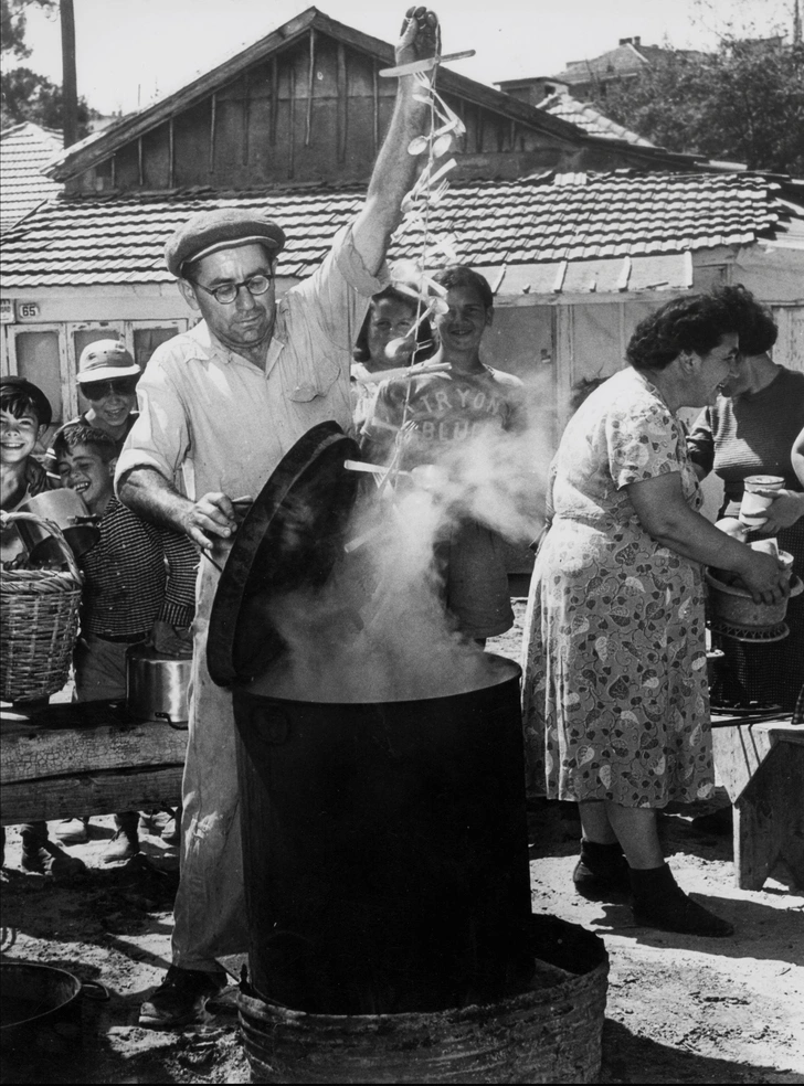 Подготовки к Песаху. Тель-Авив, 1950 год. | Источник: wikipedia.org