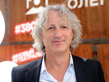 Милко из «Не родись красивой». Почему Виталий Егоров женился только в 39 и чем заслужил одобрение Табакова