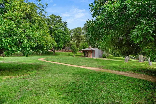 Бывшее ранчо Патрика Суэйзи в Калифорнии продается за 4,5 млн. долларов