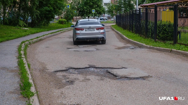 Автомобилистам тоже не позавидуешь | Источник: Булат Салихов / UFA1.RU