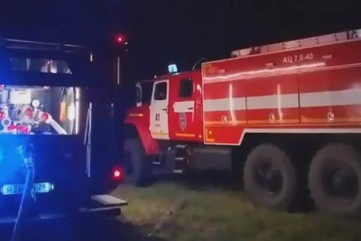 При пожаре в амурском селе спасатели вынесли три газовых баллона
