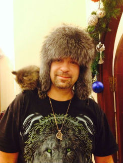 На Новый год Алексею Федотову подарили котенка