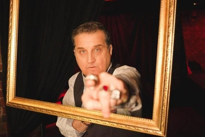 «Демонстрация любви к родине через лизание и сосание»: Кушанашвили раскритиковал перформанс SHAMAN