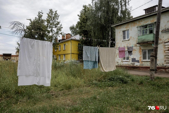 Белье здесь по-прежнему сушат на улице | Источник: Александр Куренной / 76.RU