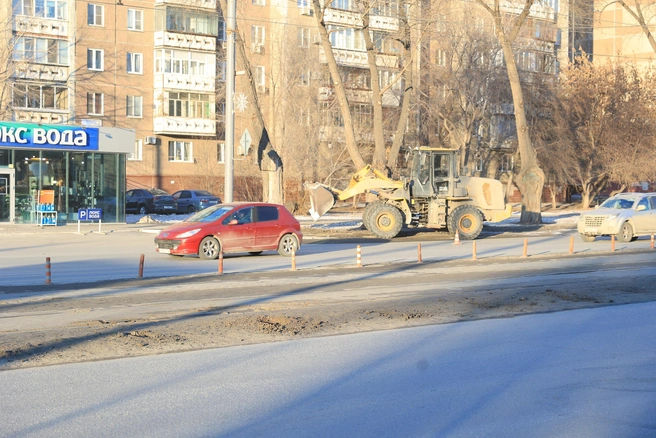 В мэрии говорят, что столбики пришли в негодность | Источник: читатель 74.RU