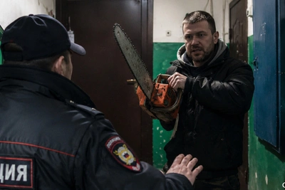 Мужчина с бензопилой угрожал полицейскому на Камчатке