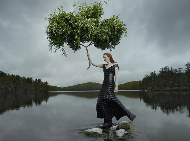 Сюрреалистическая фантазия от Энни Лейбовиц и Moncler