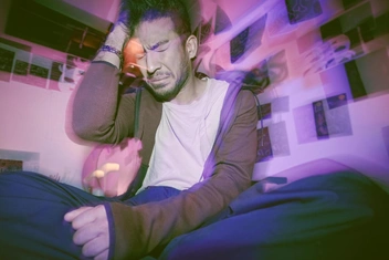 «Возможно, родители — это галлюцинации»: парень с шизофренией откровенно рассказал, что происходит в его голове