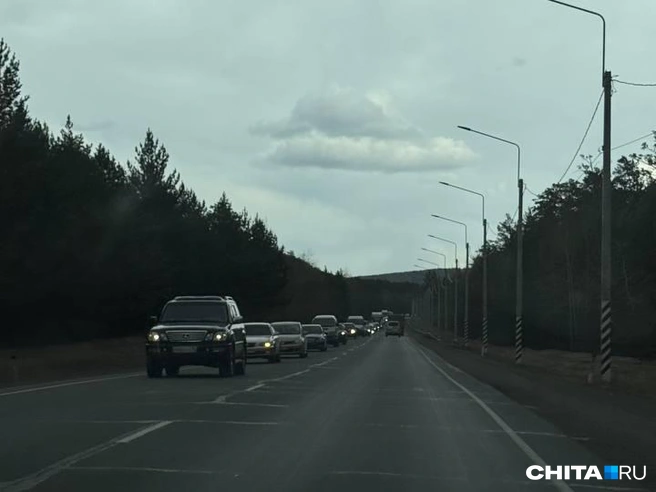 В сторону КСК всё шоссе стоит | Источник: очевидец