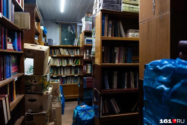 Тут есть книги и по рублю, и по десять рублей | Источник: Евгений Вдовин / 161.RU